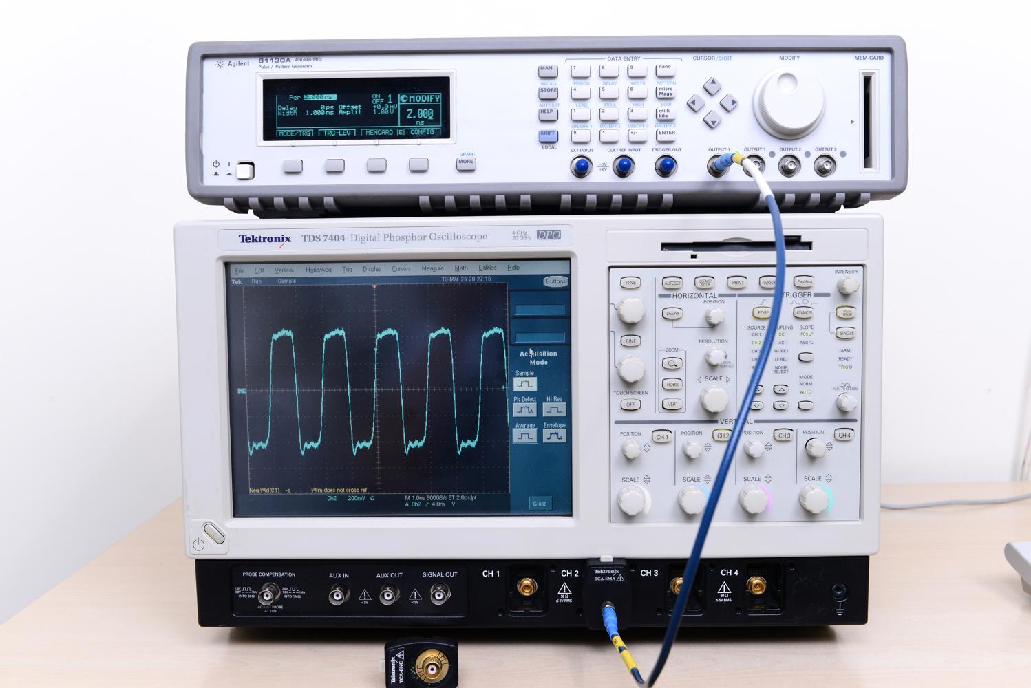 Tektronix TDS7404(OPT:4M ST HT3 JA3 HT3v1.3) 4GHz 20 GS/s